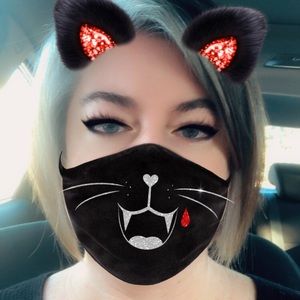 Meet your Posher, Holly